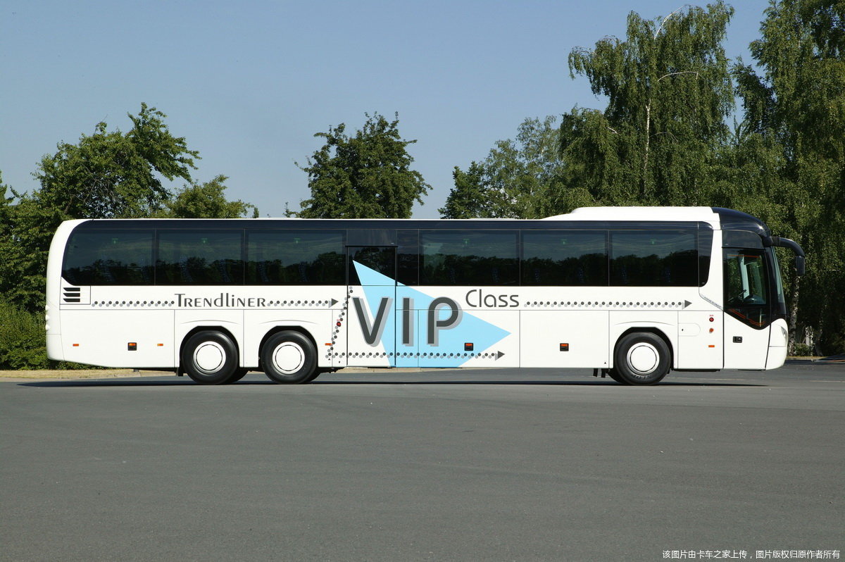 尼奥普兰城际巴士