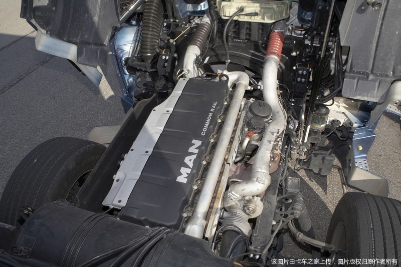 曼卡车发动机图片