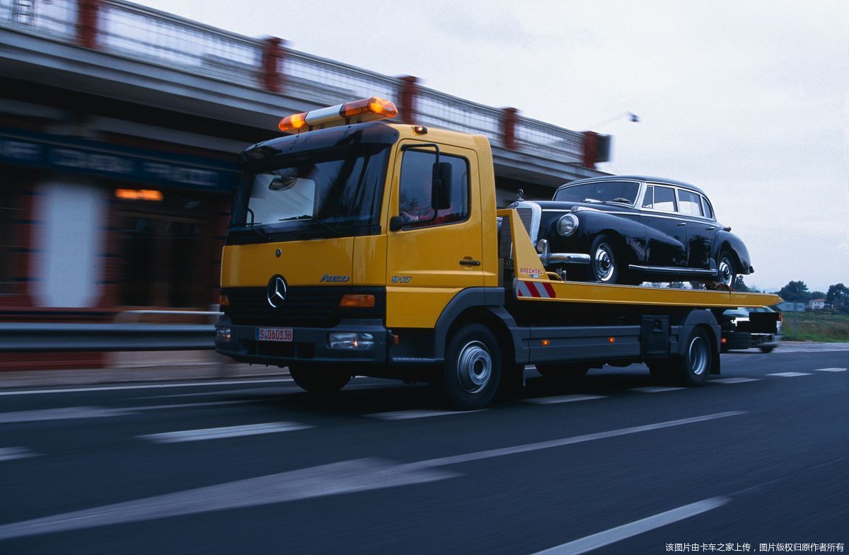 奔馳atego卡車