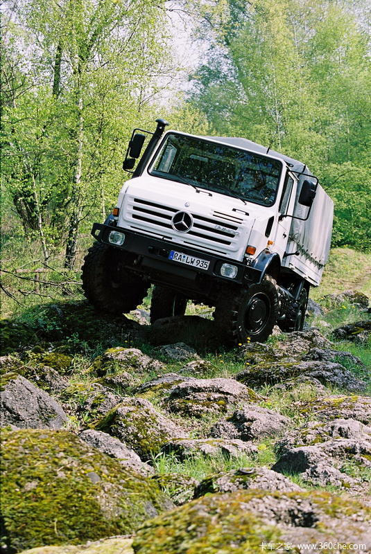 奔驰乌尼莫克u 3000-u 5000