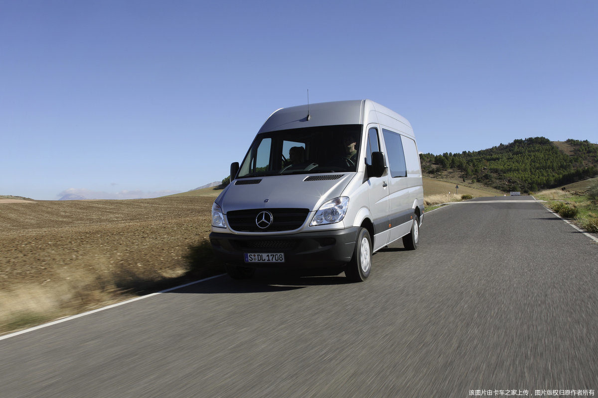 奔驰sprinter车型图片