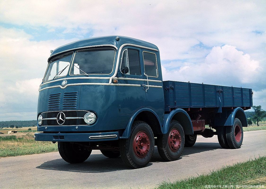 奔驰卡车历史图片