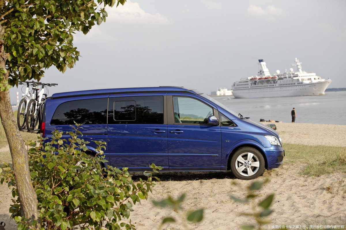 奔驰viano车型图片