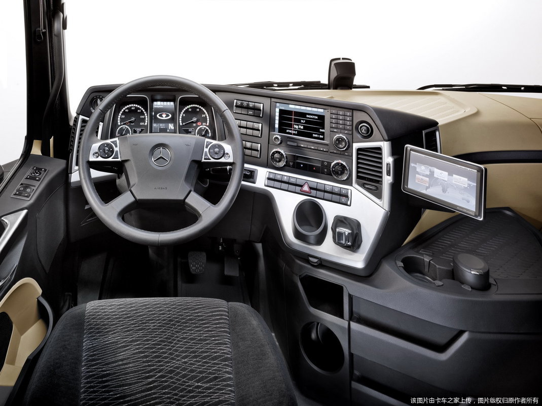 奔驰新actros内饰图片