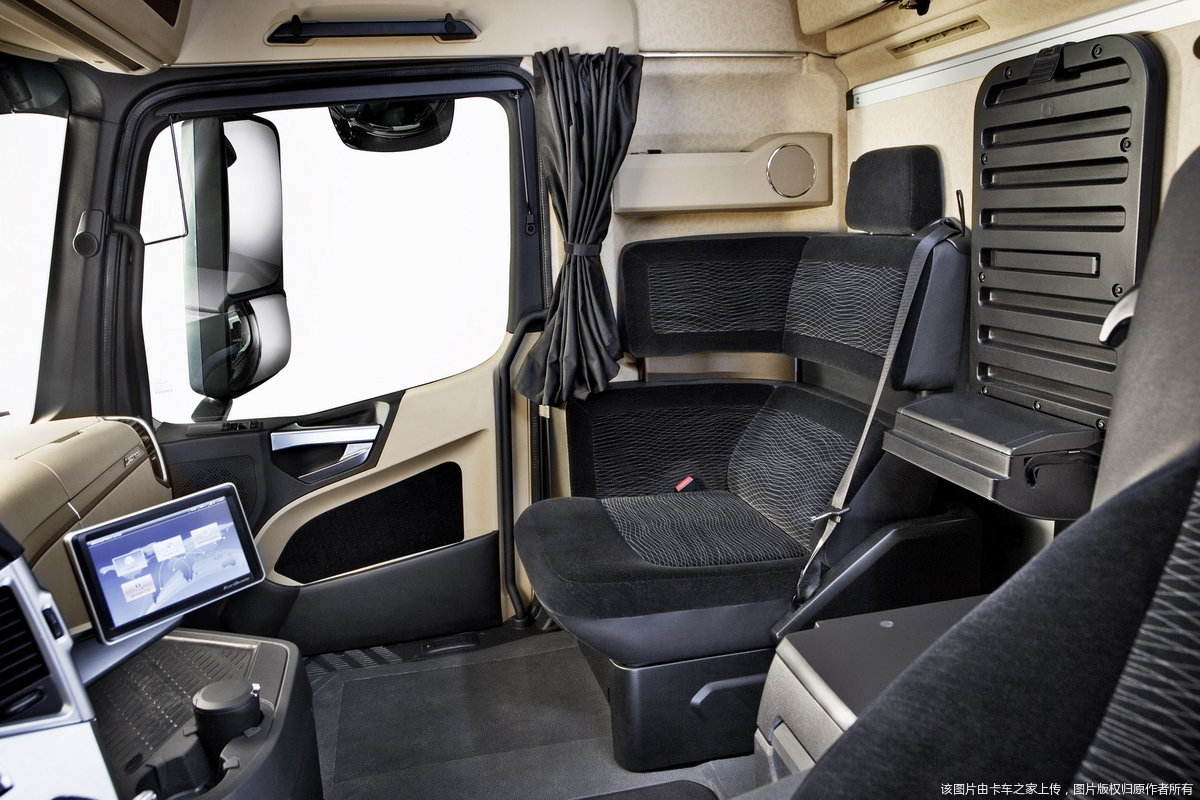 奔驰新actros内饰图片