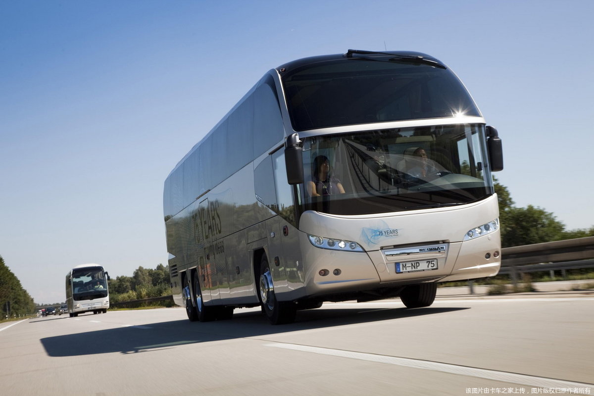 尼奥普兰专用巴士