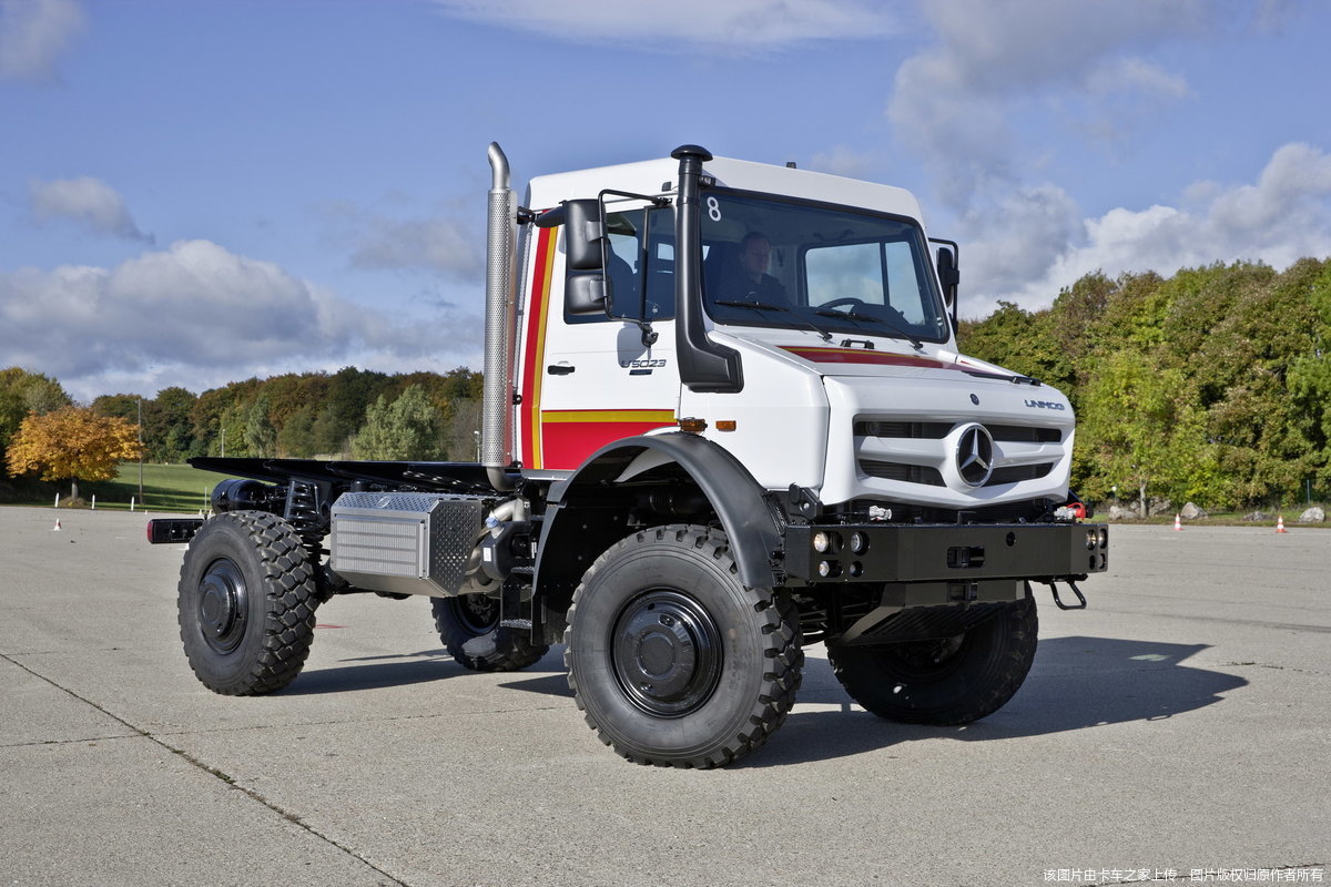 奔驰乌尼莫克u 3000-u 5000