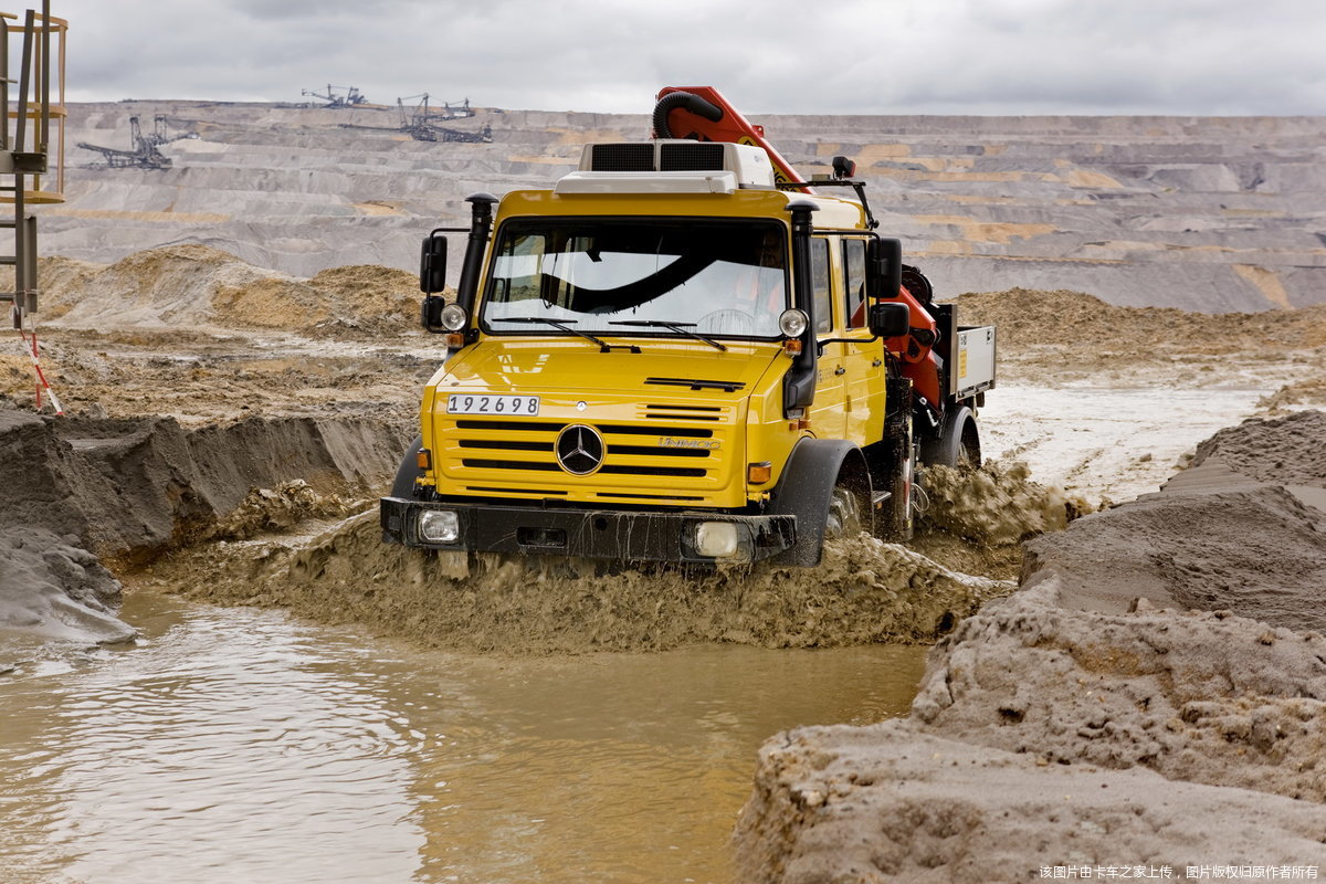 奔驰乌尼莫克u 3000-u 5000