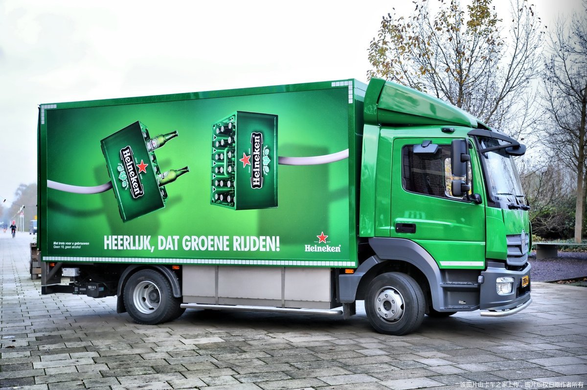 heiniken啤酒运输车