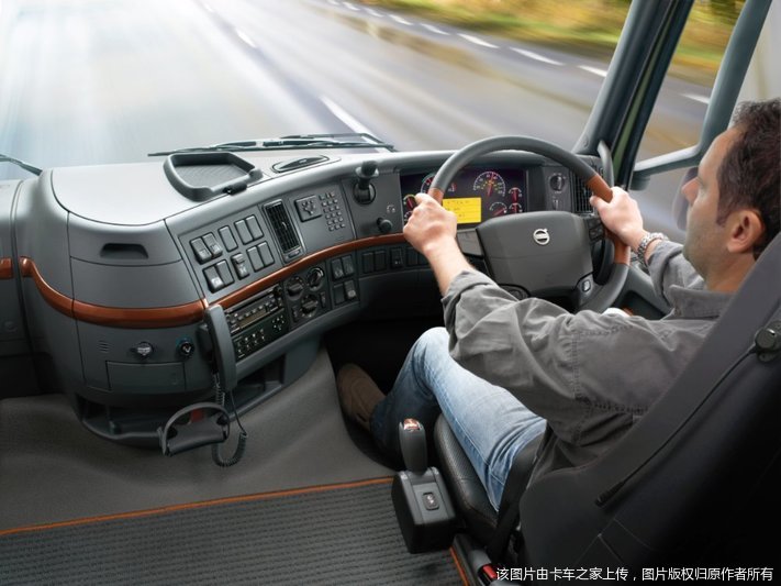 沃尔沃卡车车内驾驶员