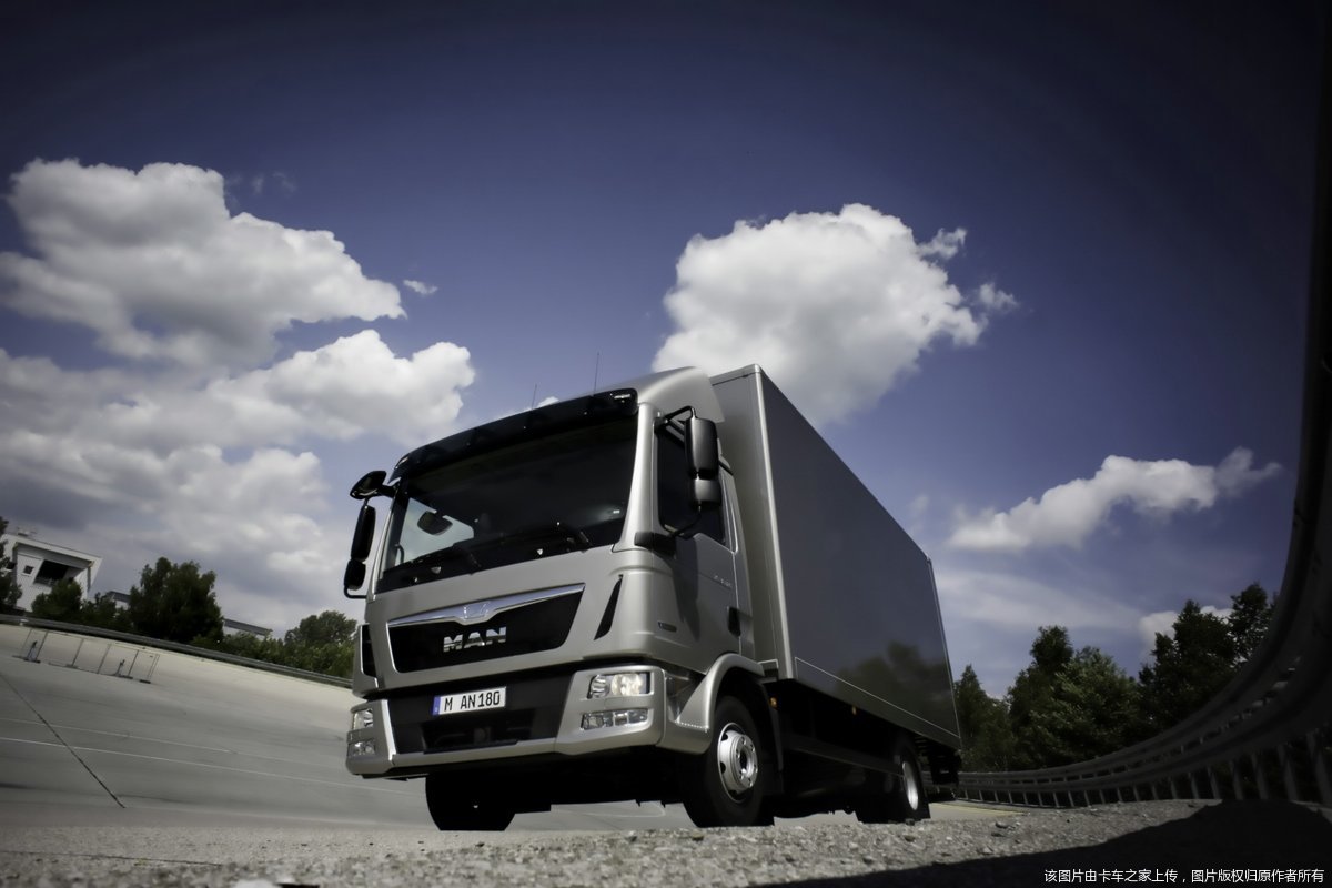 当前位置:>卡车之家>曼/man>曼车型图库>曼卡车图片>曼新tgx/tgs图片>