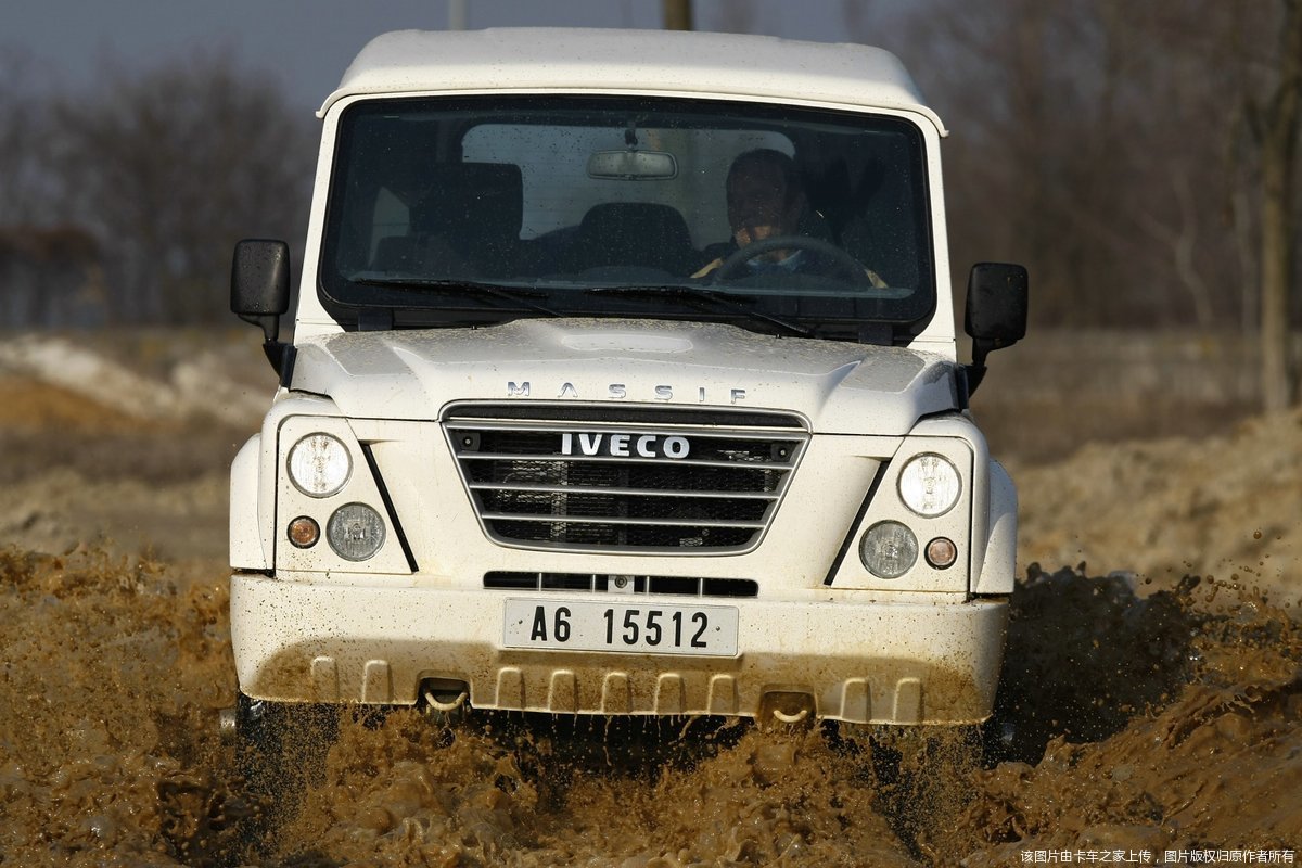 依维柯massif越野车