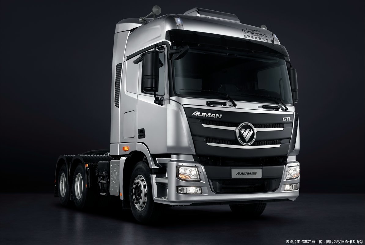 欧曼gtl460马力6x4牵引车