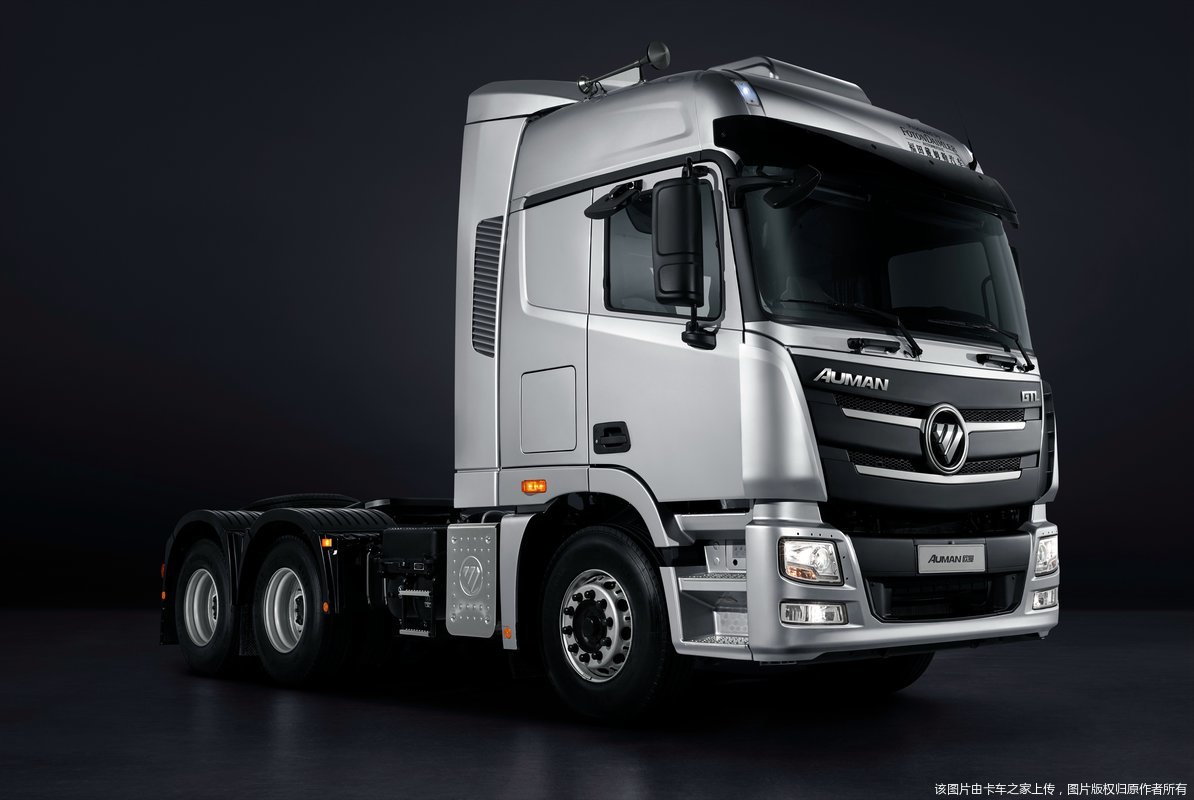 欧曼gtl 460马力 6x4 牵引车