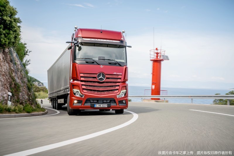 奔驰2018新actros图片