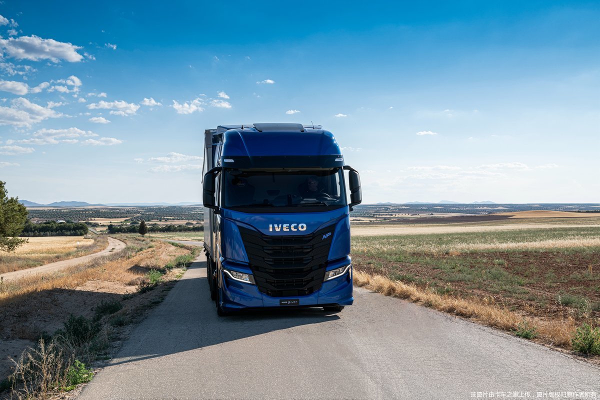 依维柯sway重卡4x2牵引车